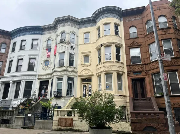 872 Park Pl, Brooklyn, NY 11216