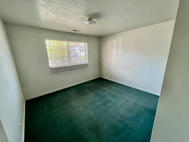 49 N 400 W — Photo 12