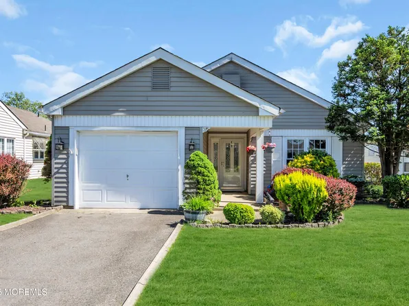 51 Elmswell Avenue, Manchester, NJ 08759