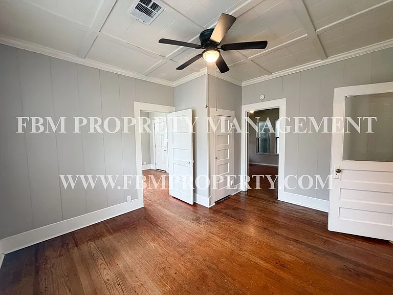205 W Gilmer St — Photo 15