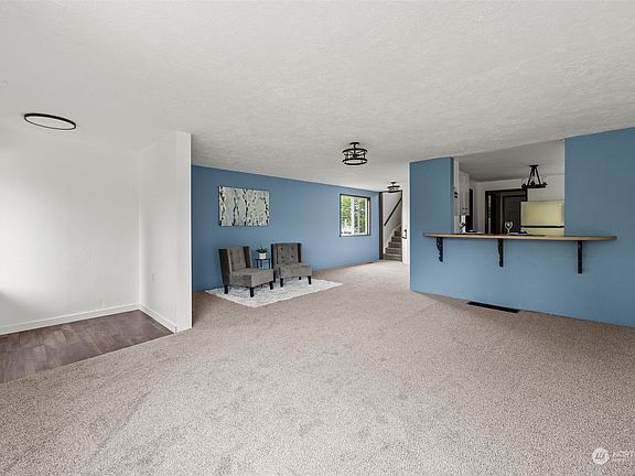 3rd image of 2133 S Ainsworth Avenue