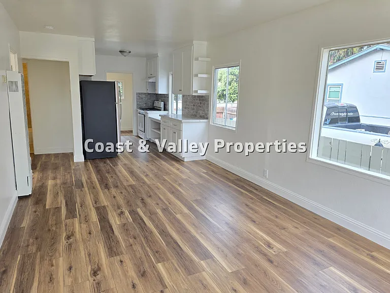 1252 Olympia Ave — Photo 12