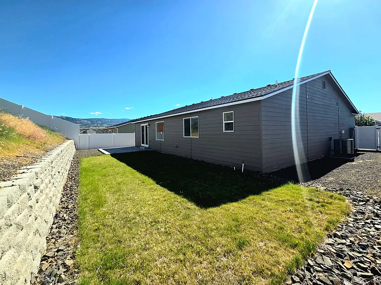 319 S Nevada Ave — Photo 5