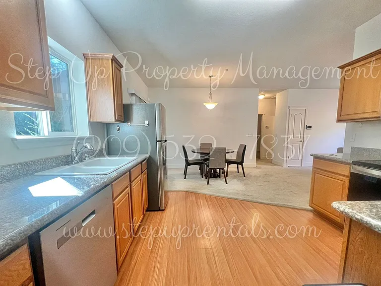 121 Pepperwood Ln — Photo 9