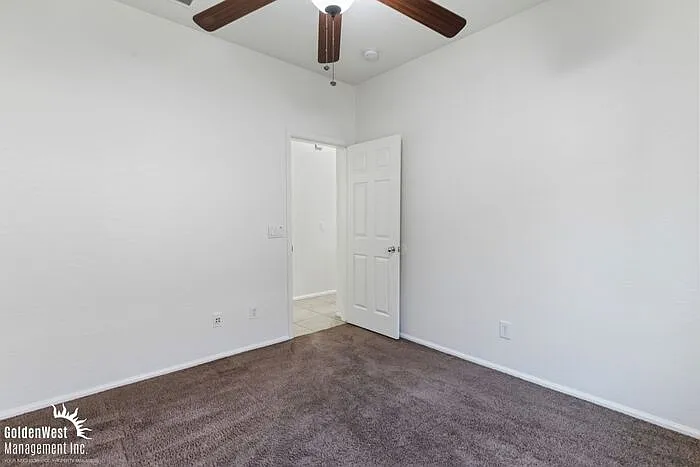 993 E Corral St — Photo 17