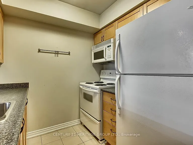 4978 Yonge St #1211 — Photo 26