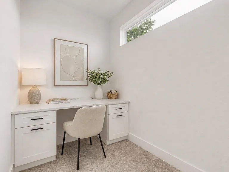 2330 Fairfax Dr — Photo 12