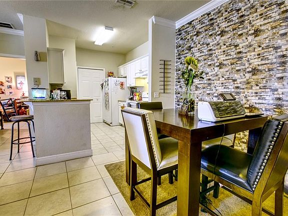 5th image of 1301 Eastern Pecan Pl Unit 201