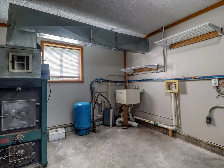 10066 Point Rock Rd — Photo 8