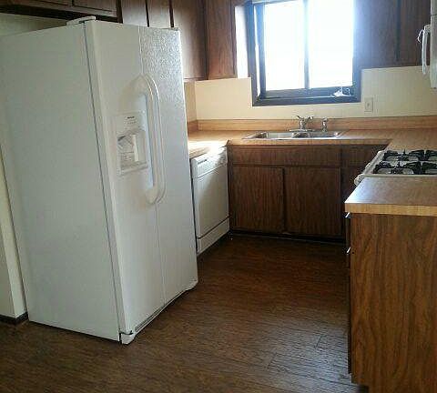 3rd image of 15716 Reynolds Ln APT 3BR