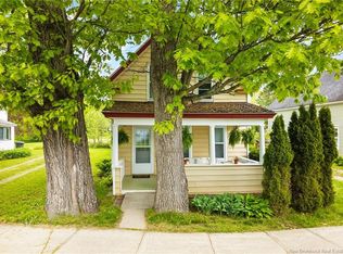 19 Charles Ave, Fredericton, NB E3A 3S3
