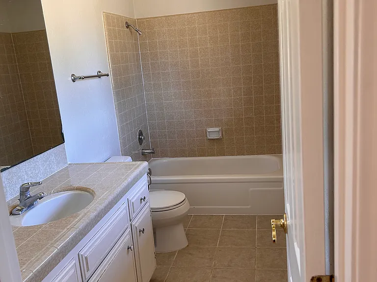 104 Durgin St — Photo 8