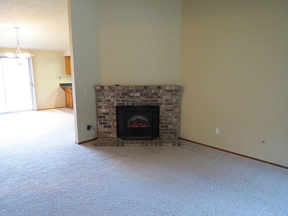 3rd image of 8013 Mitts Ln #8015