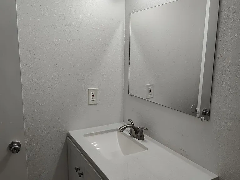 820 W Marion St #820B — Photo 13