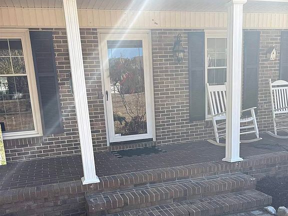 4th image of 1041 Huntington Dr