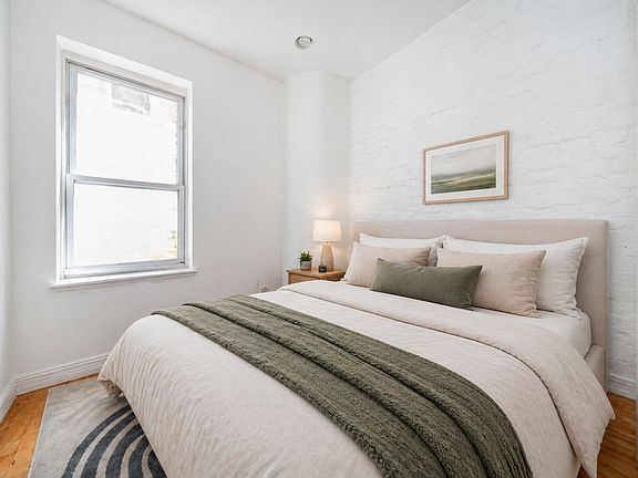 3rd image of 57 W 106th St APT 3A