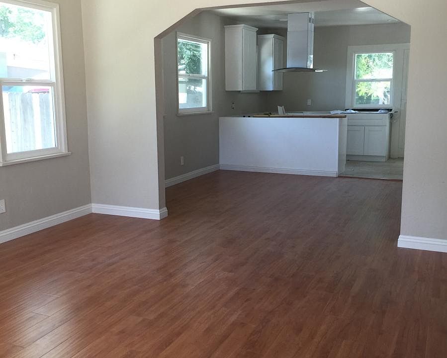 1st image of 805 S Mayflower Ave