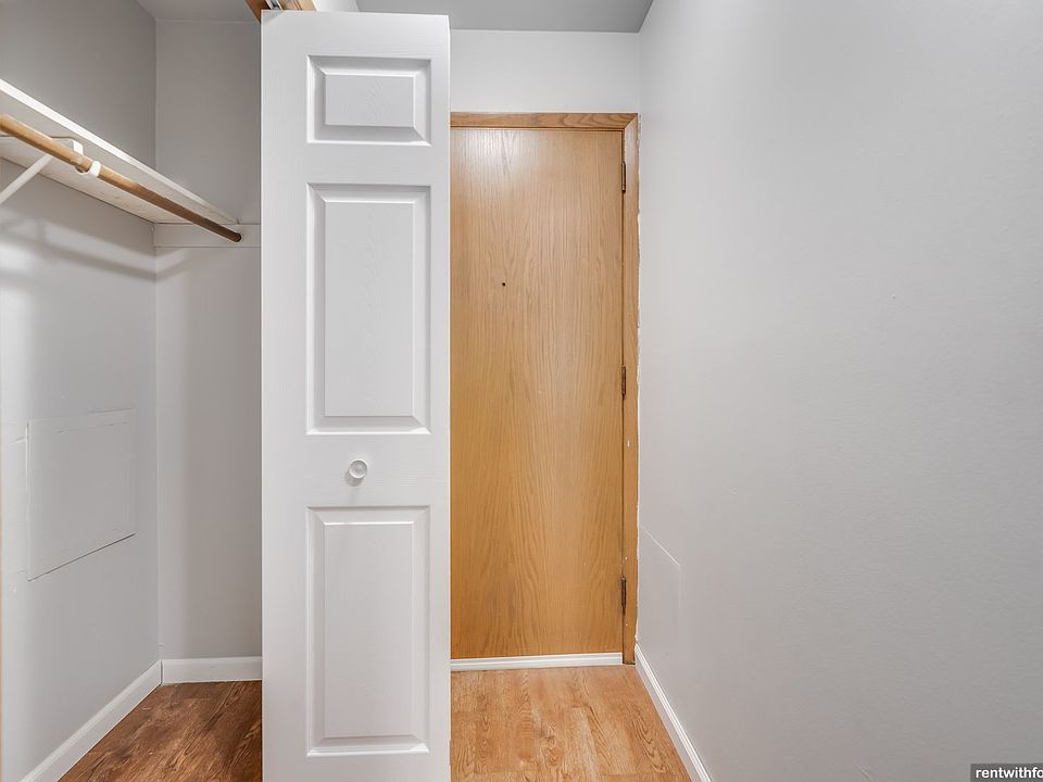 1st image of 505 S Van Buren St #205