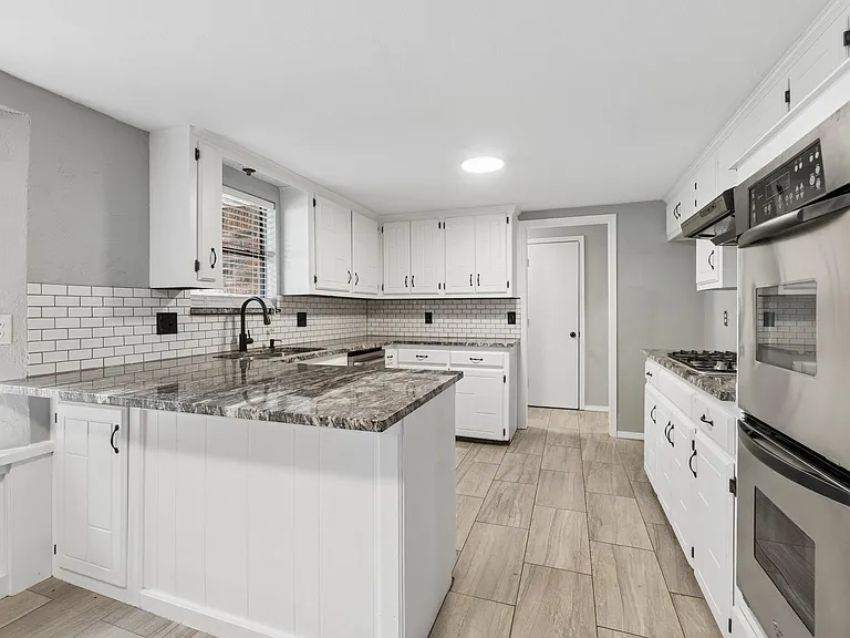 1308 Kelly Park Rd — Photo 13