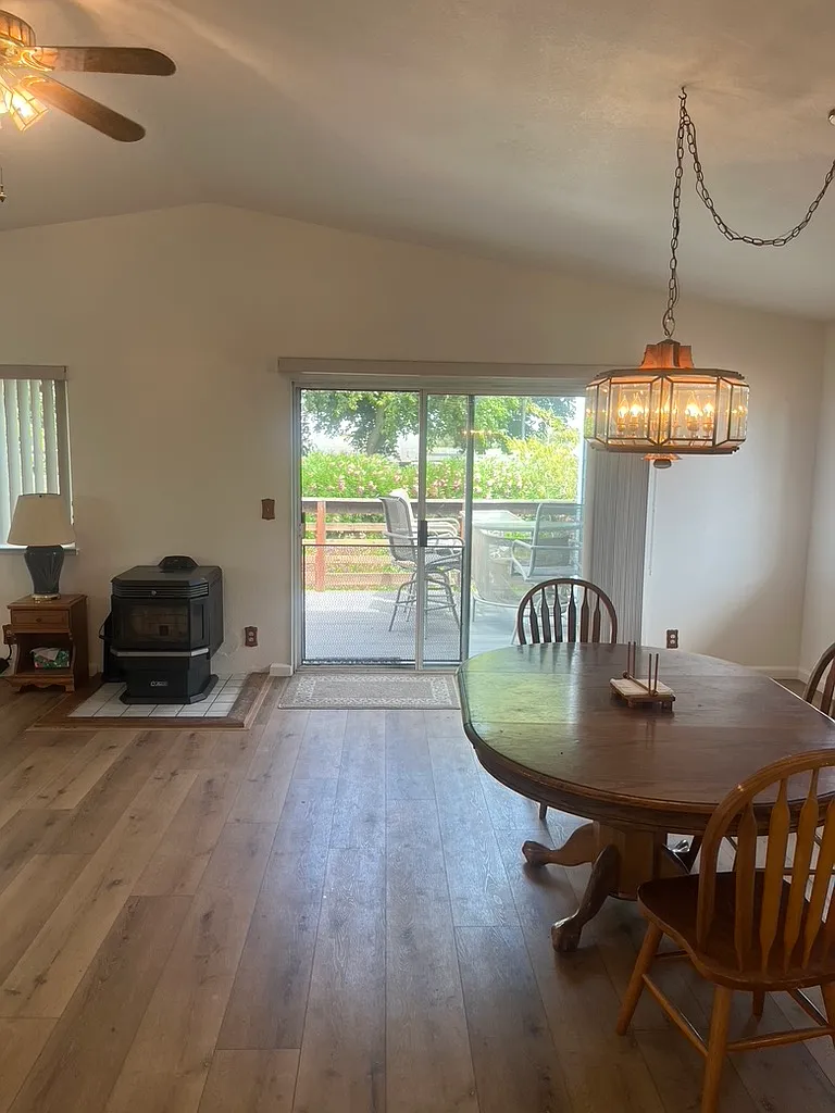3 bed, 2100 sqft, $3,500 — Photo 4