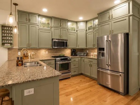 986 Stoneridge Ave, Ashland, OR 97520