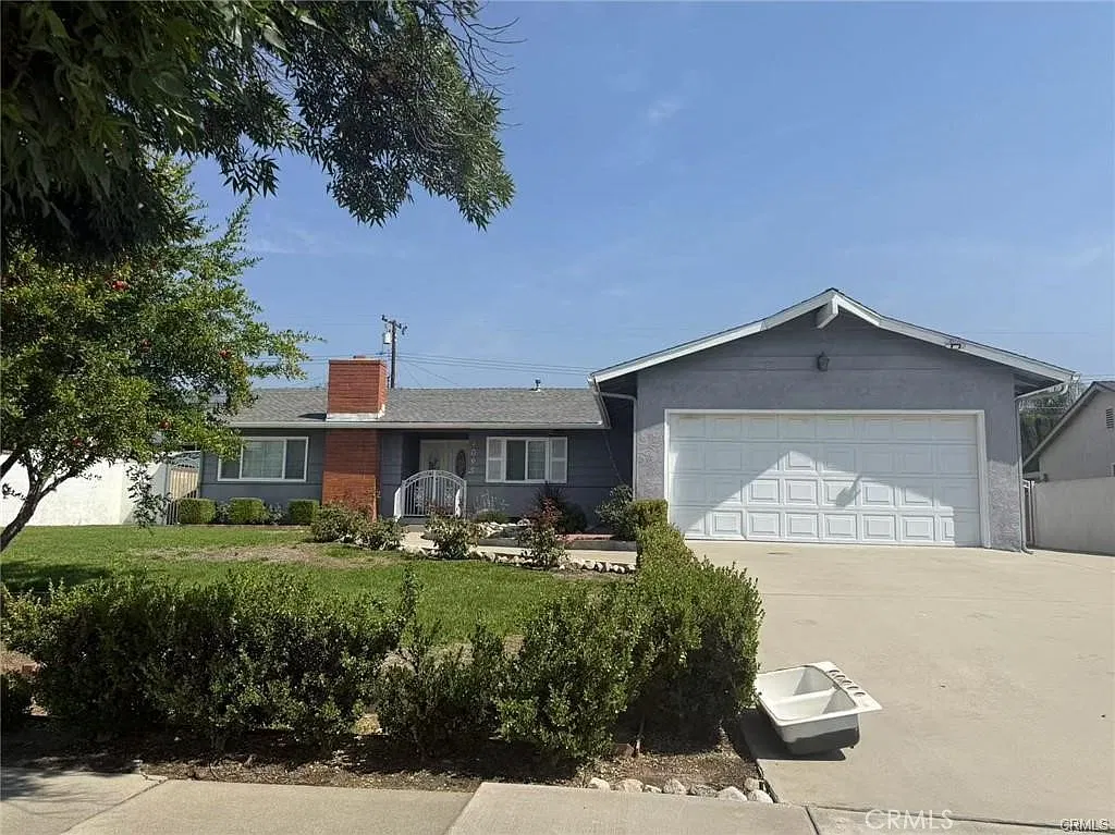3 bed, 1344 sqft, $3,400 — Photo 1