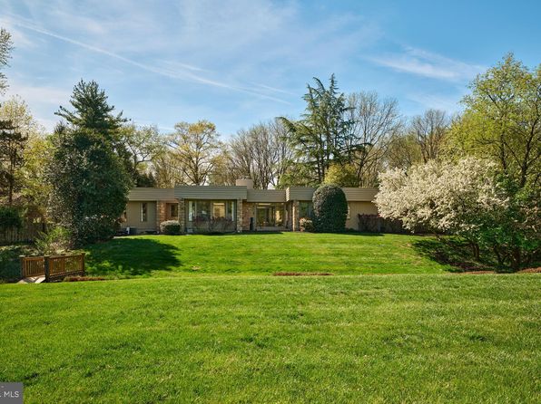 860 Dukes Dr, Yardley, PA 19067