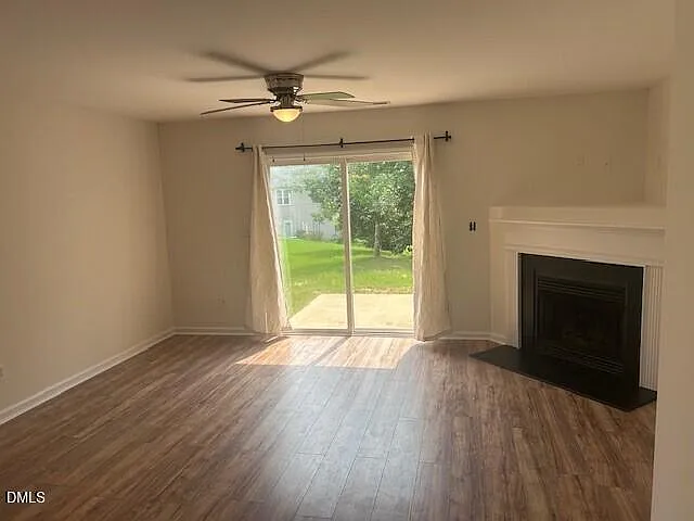 2 bed, 2.5 bath, 1057 sqft, $1,385 — Photo 3