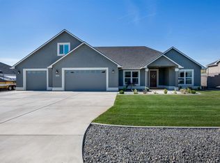 84803 E Wallowa Rd, Kennewick, WA 99338