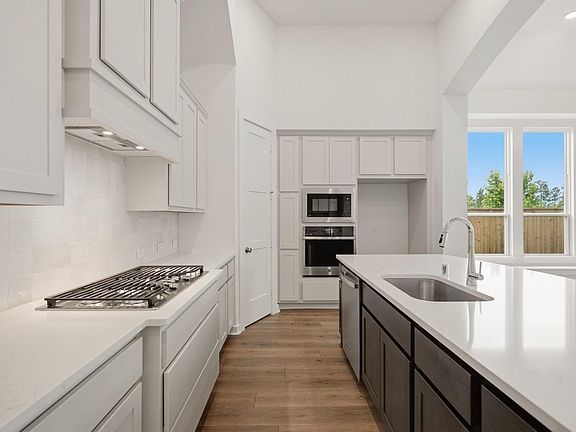 3rd image of 27224 Hazel Grove Ln