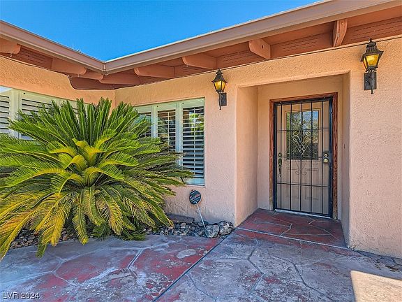 2nd image of 3415 Villa Hermosa Dr