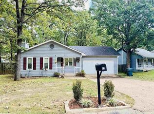 11 Woodhill Dr, Little Rock, AR 72211