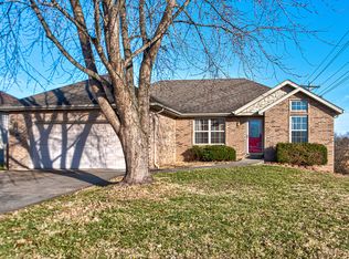 975 W Bates Dr, Nixa, MO 65714