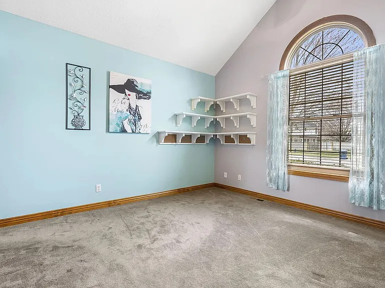 1002 E Rachael Dr — Photo 15