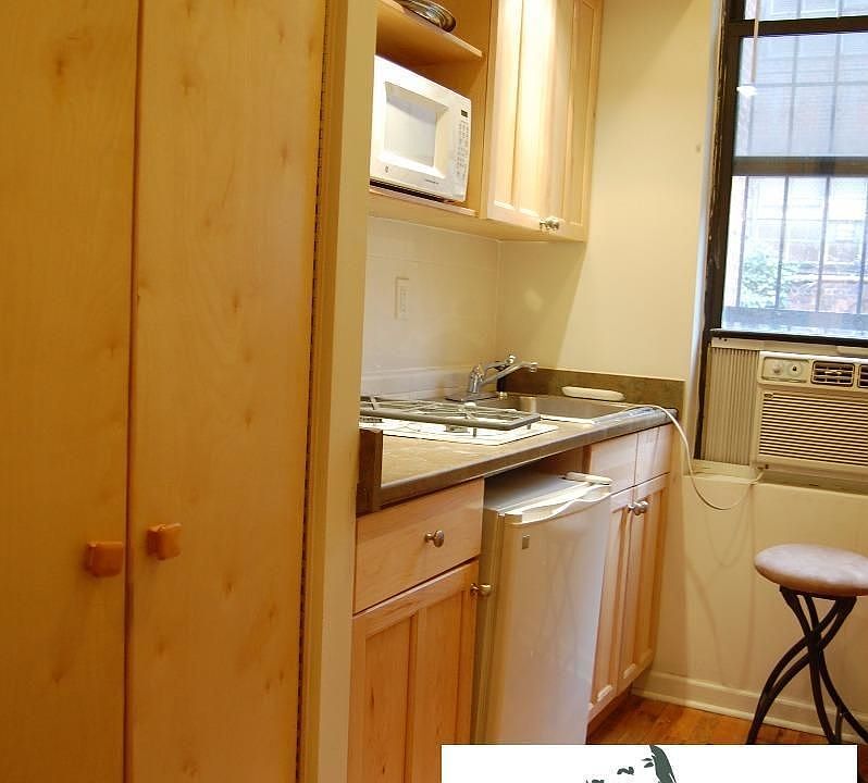 1st image of 325 W 30th St APT B3