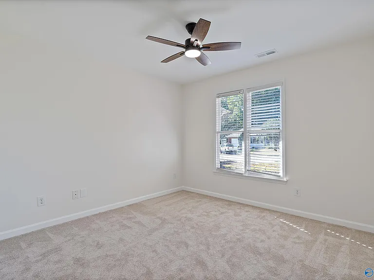 231 Jarrett Ln — Photo 10
