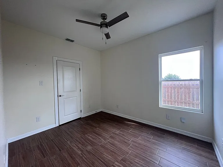1025 N Clarence Ave #A — Photo 13