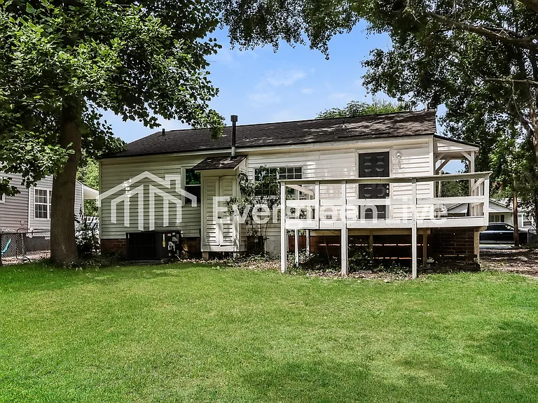 2517 Rhodes Dr — Photo 14