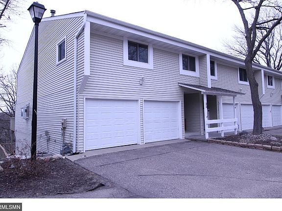3rd image of 23 Garden Dr