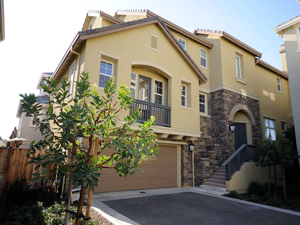 Elegent, Spacious &amp; Highly Upgraded