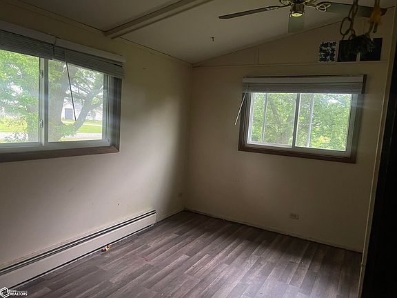 5th image of 204 Wisconsin