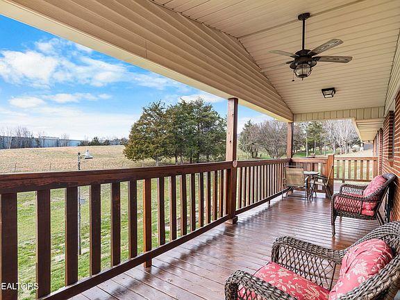 4th image of 1423 Emily Dr