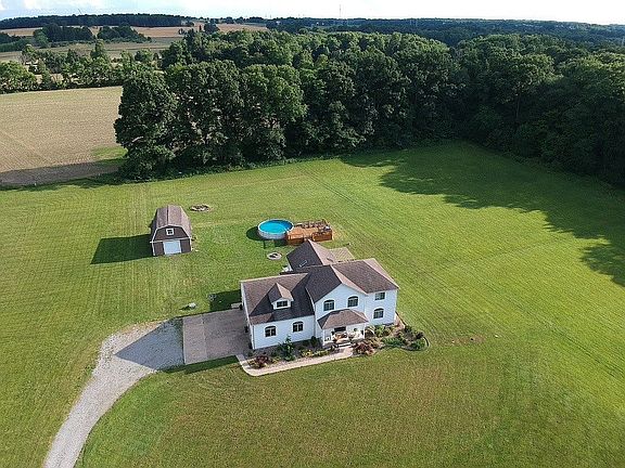 2nd image of 44607 Columbiana Waterford Rd
