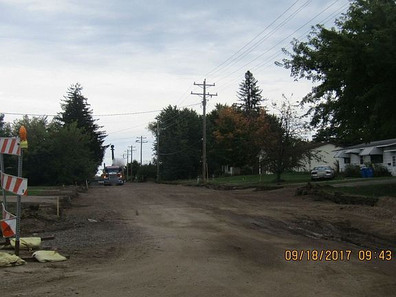4th image of 645 2nd St SE