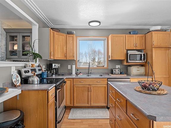 3rd image of 808 Lakeridge DRIVE