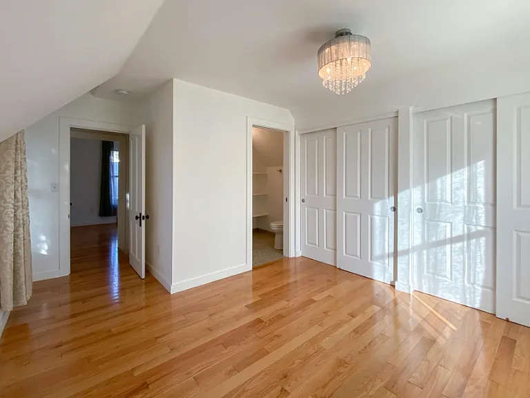 8654 SW 9th Ave — Photo 3