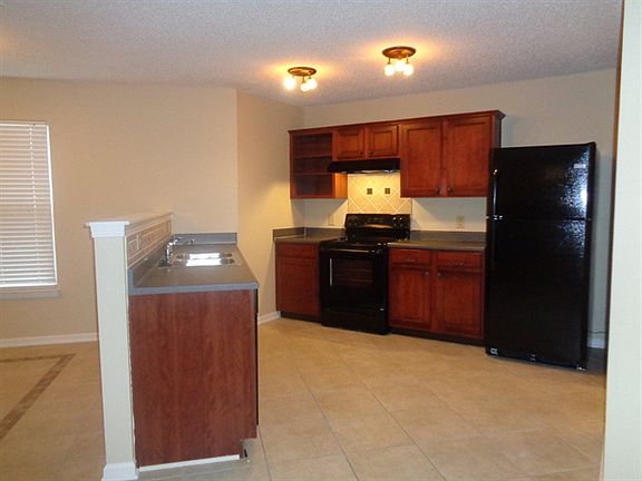 4th image of 2136 Olympia Dr