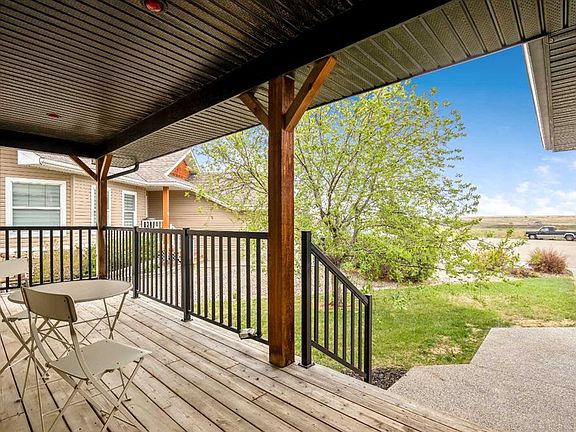3rd image of 37 SW Wyndham Park Way