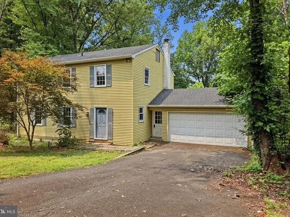 42 Springs Dr, Doylestown, PA 18901