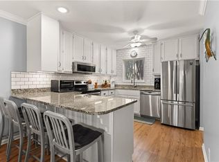 1502 Ocean Blvd, Saint Simons Island, GA 31522